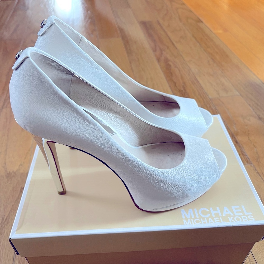 Michael Kors white leather peep toe pumps with chrome heel